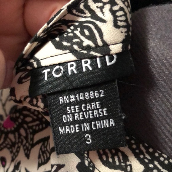 Torrid Print Top - Picture 3 of 3